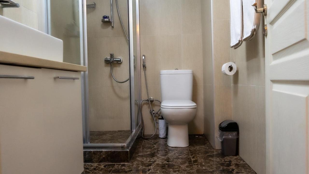 Bursa Suites Apart Otel Экстерьер фото A shower cubicle